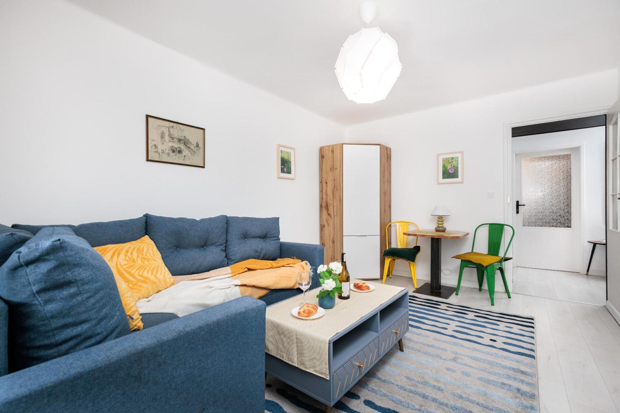 Quiet Quarter - By Upstairs Apartament